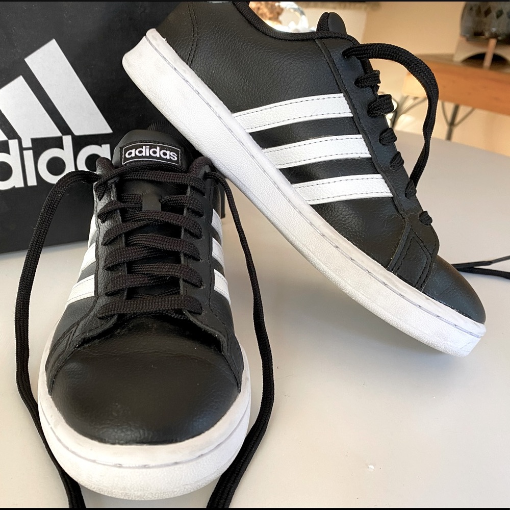 Adidas Grand Court Sneakers